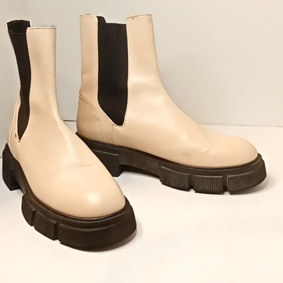 ZARA EUC Leather Heel Lug Sole Ankle Boots Combat Boots Sz 10 - Picture 1 of 9